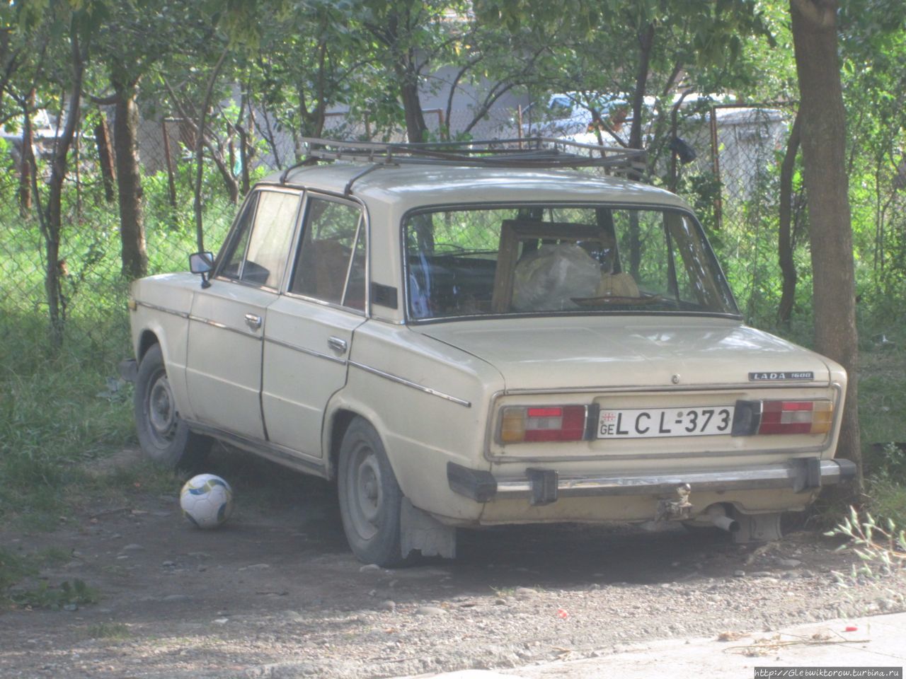 Вторая прогулка около бывшего автозавода Кутаиси, Грузия