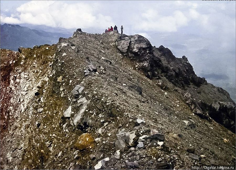 В феврале 2011 года Булусан извергался в течение 20 минут и выбросил вверх столб пепла высотой в 2,5 км. Было запрещено приближаться к вулкану на расстояние не менее 4-х километров. Как тогда сообщала пресса, были эвакуированы 2 тысячи человек из трех близлежащих деревень.