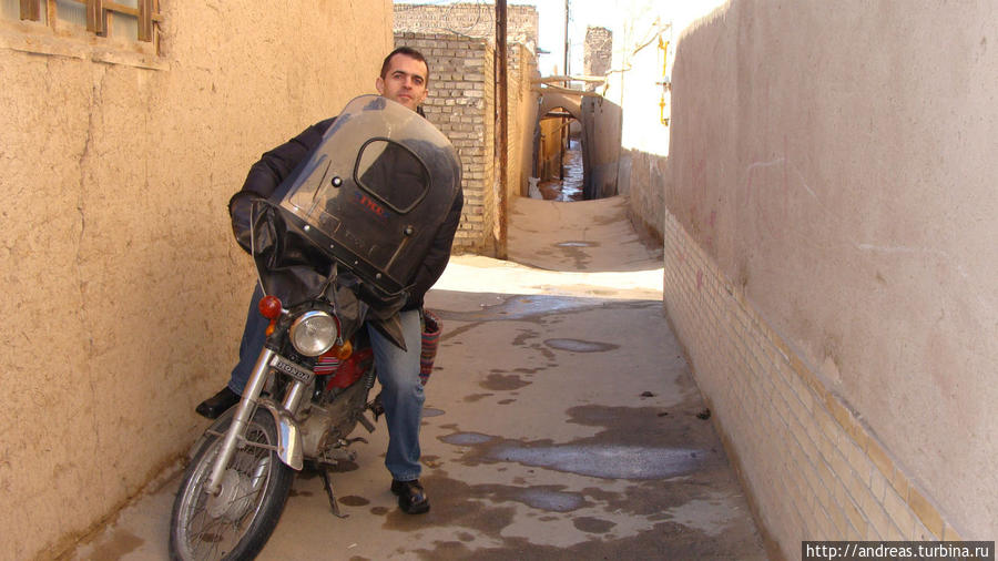 Мотоциклист из Украины ;) Йезд, Иран