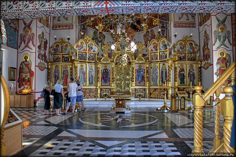 В настоящее время здесь проходят службы, храм открыт для посещения всеми желающими.
* Малореченское, Россия