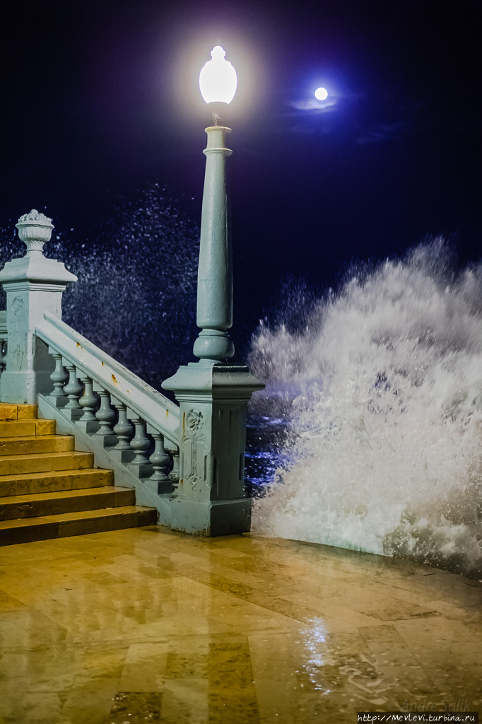 Вечер. Ситжес. Прибой Ситжес, Испания