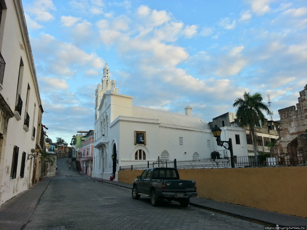 Церковь на рассвете Доминиканская Республика