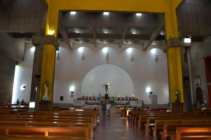 Интерьер собора Манагуа, Никарагуа