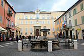 Площадь Piazza della Liberta.