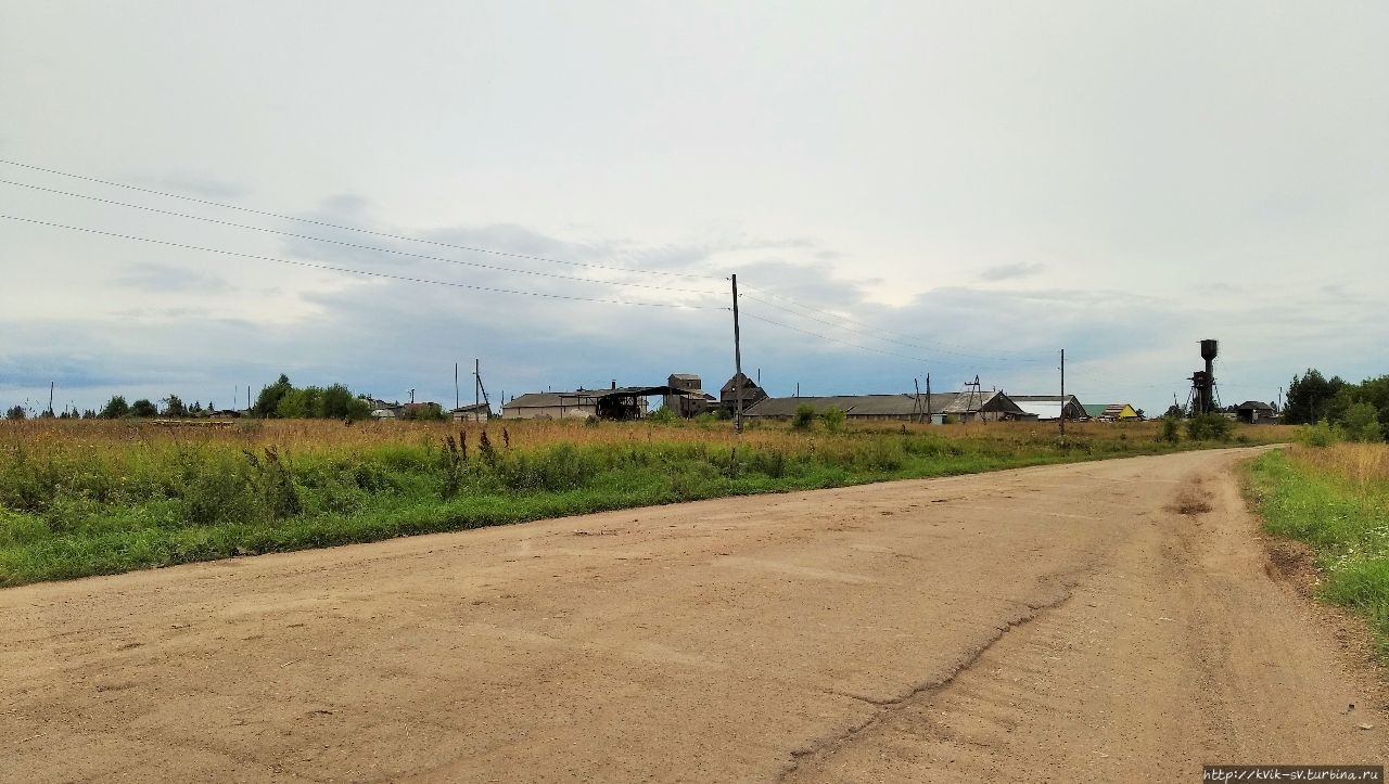 Эти три километра просто убитого асфальта, десятки лет не видевшего ремонта Кировская область, Россия