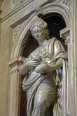 скульптура в базилике