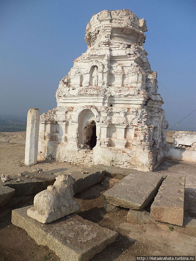 Храм на вершине Матонга хилл Хампи, Индия