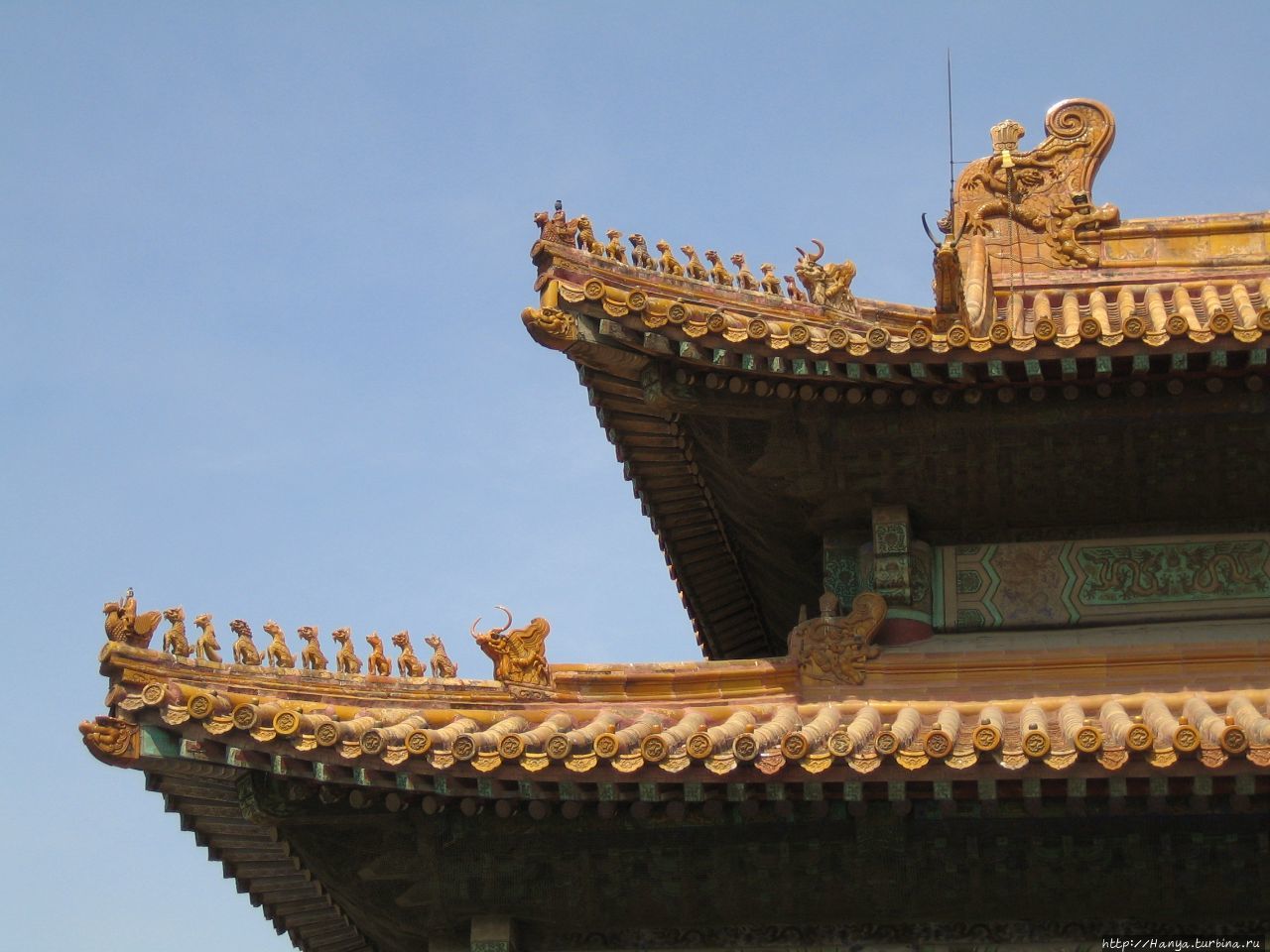 Пекин. Гугун. Конек крыши дворца Тайхэдянь Пекин, Китай