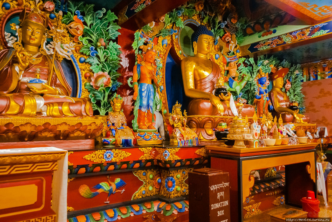 Монастырь школы гелугпа. Ревалсар