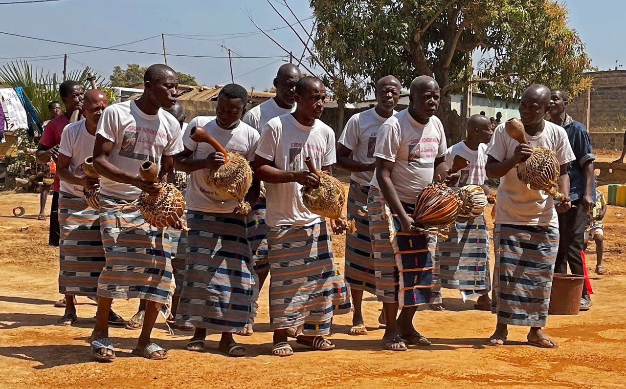Baule tribe dances, Gbomi people, village near Tiébissou Гбомизамбо, Кот-д'Ивуар