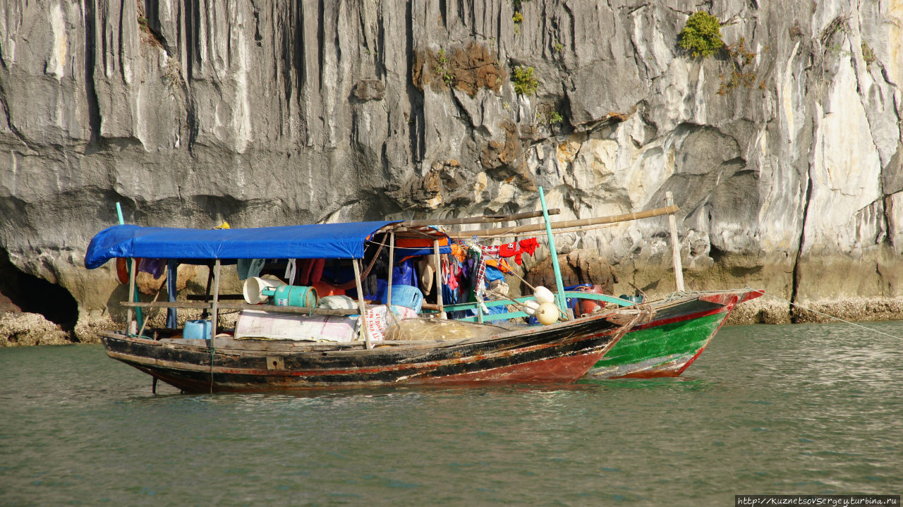 Плавучая деревня Куа Ван Халонг бухта, Вьетнам