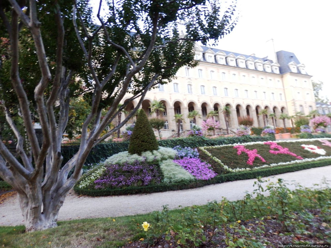 Ренн. Сады  дворца Сен-Жорж Ренн, Франция