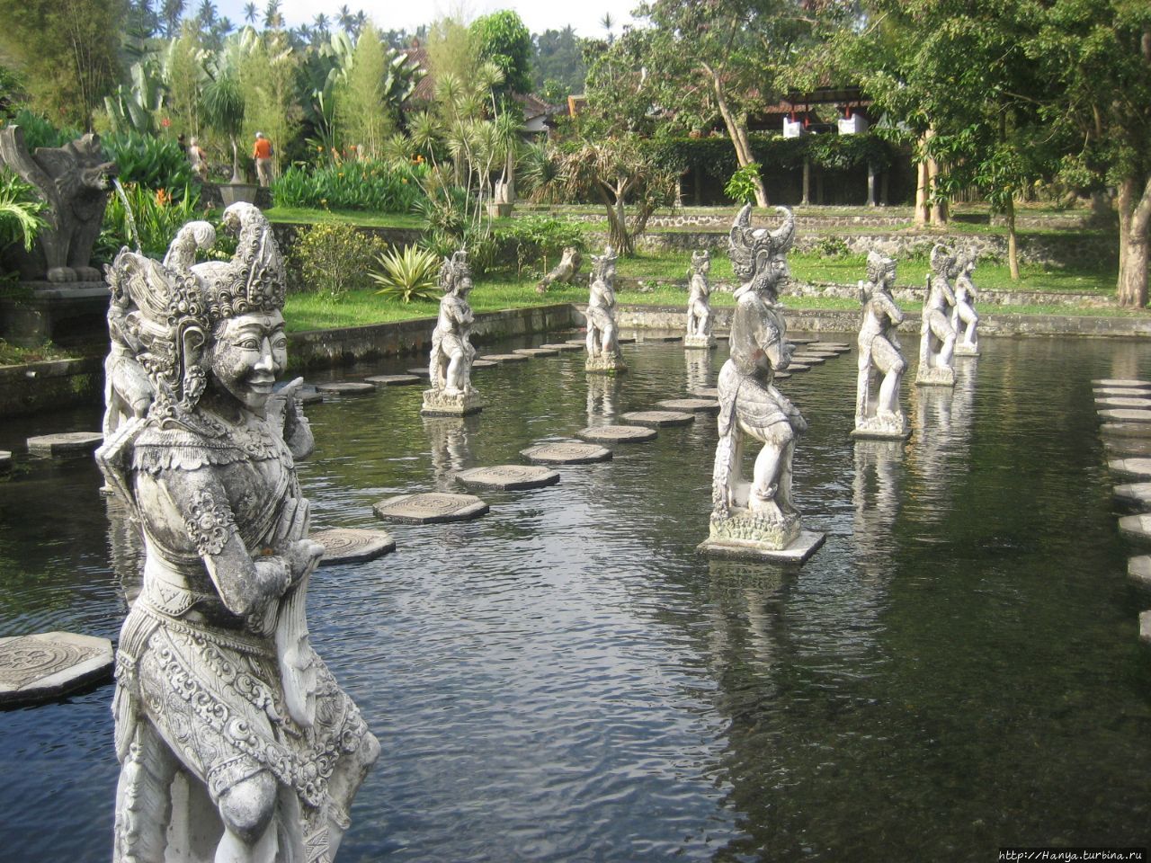 Водный дворец Тиртаганга Тиртаганга, Индонезия