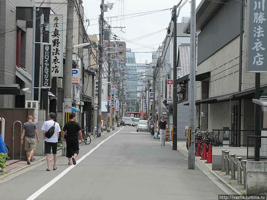 Улица рядом с Храмом. Киото, Япония