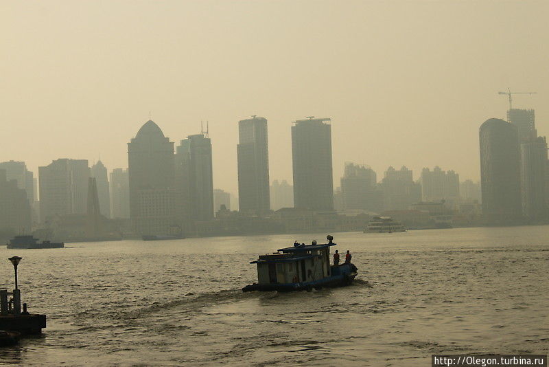 Сумрак на реке Хуанпу Шанхай, Китай