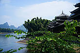 Храм на берегу реки Ли