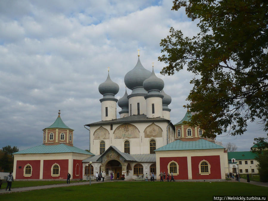 Тихвинский Богородичный Успенский монастырь Тихвин, Россия