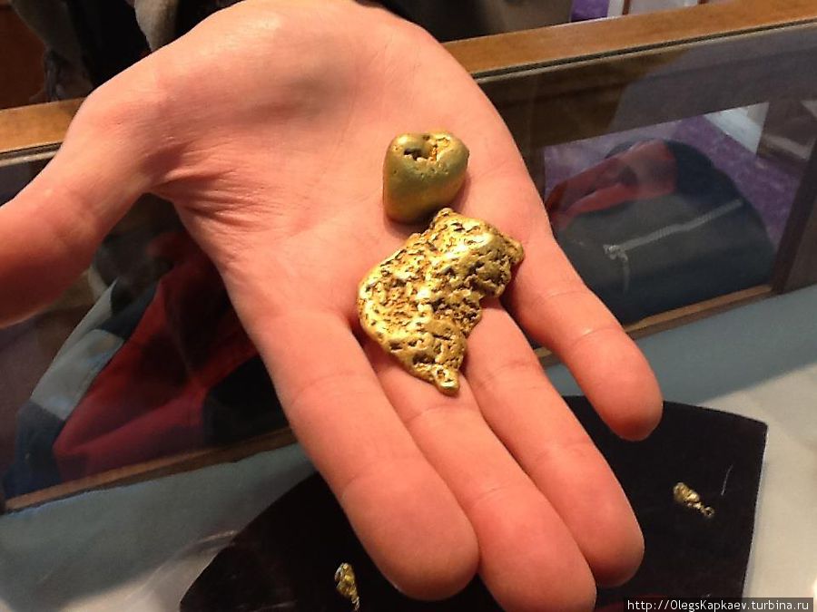 Слитки золота из земляной печи — самородки Территория Юкон, Канада