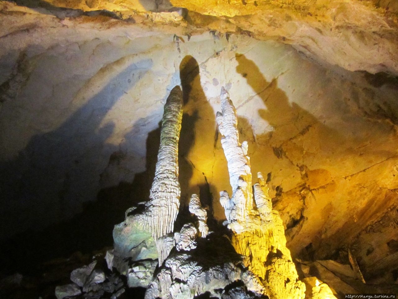 Пещера Желтого Дракона  Хуанлундун Чжанцзяцзе Национальный Лесной Парк (Парк Аватар), Китай