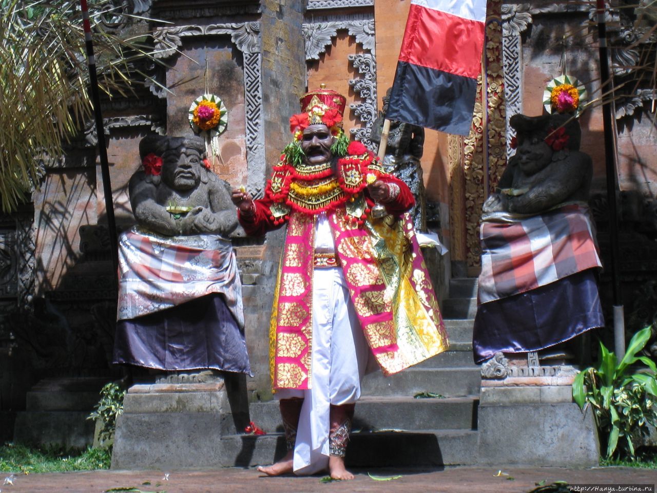 Шива Батубулан, Индонезия