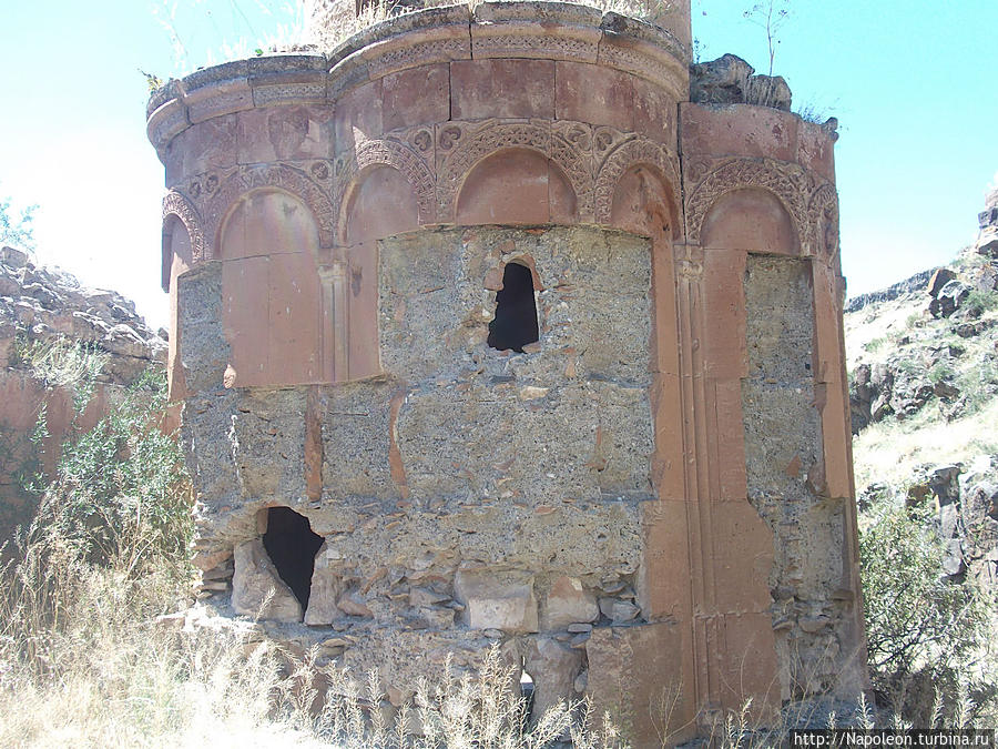 Монастырь Св. Дев Рипсиме Ани, Турция