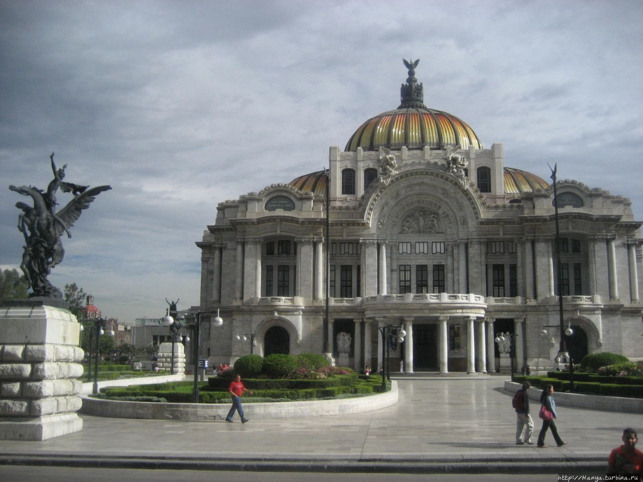 Дворец изящных искусств (Palacio de Bellas Artes)