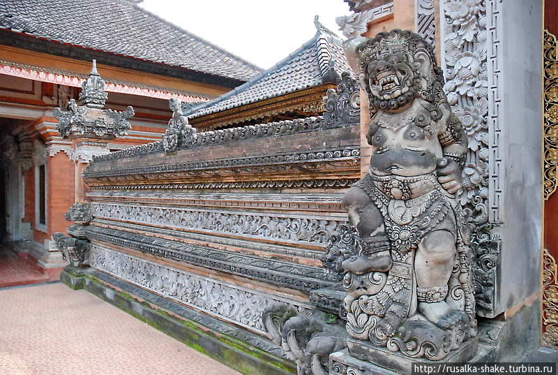 Храм  номер 15 479 Кута, Индонезия