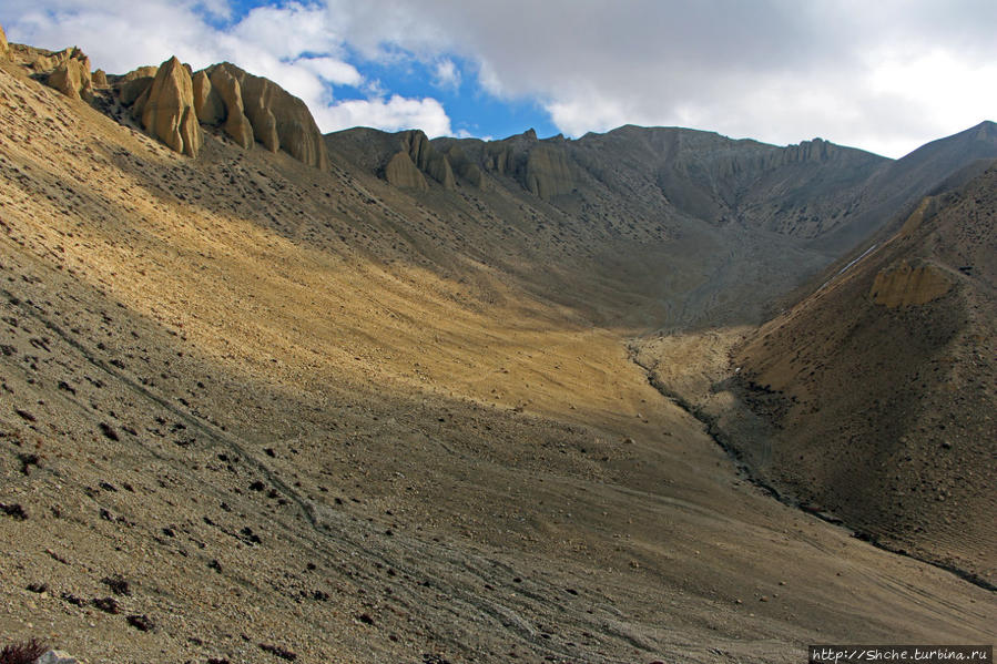Рабочая высота перехода около 4000 метров Запретное Королевство Мустанг, Непал