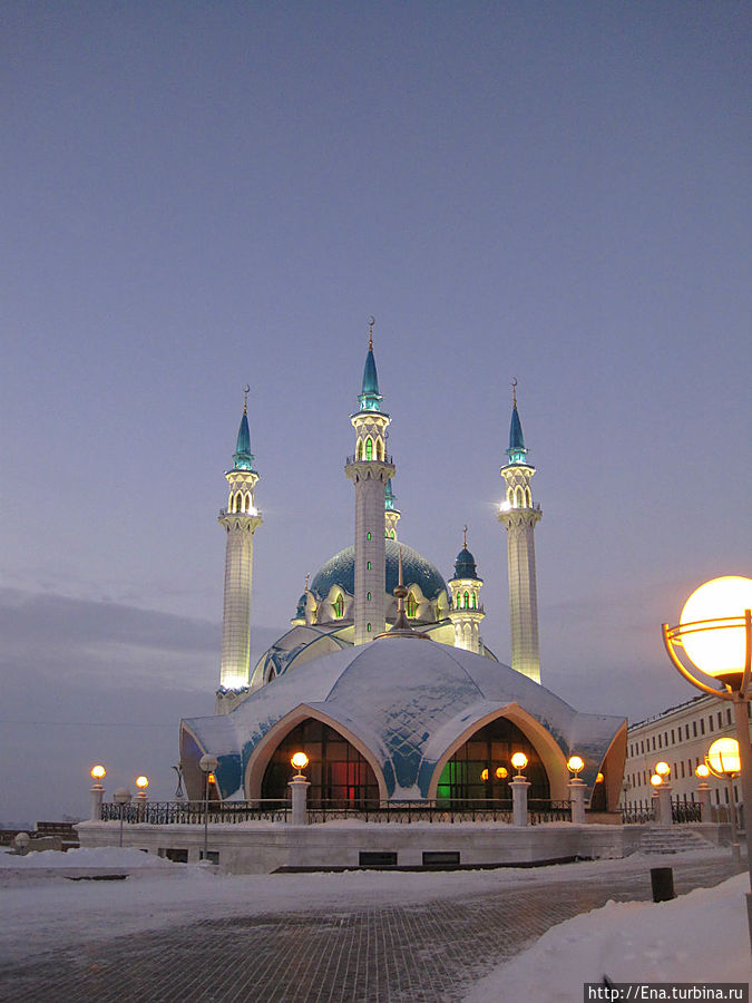 Мечеть Кул Шариф в вечерней подсветке Казань, Россия