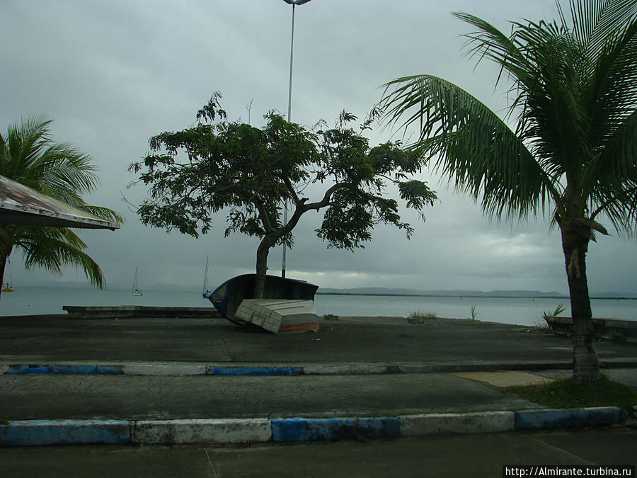 Негритянский портовый город Сальвадор, Бразилия