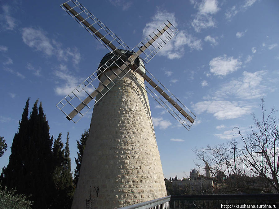 мельница Монтифиори в районе Мишкенот Шананим Иерусалим, Израиль