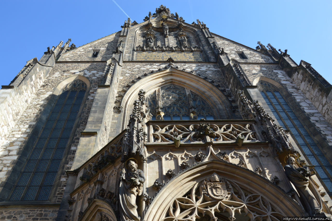 фасад и главный вод собора Брно, Чехия