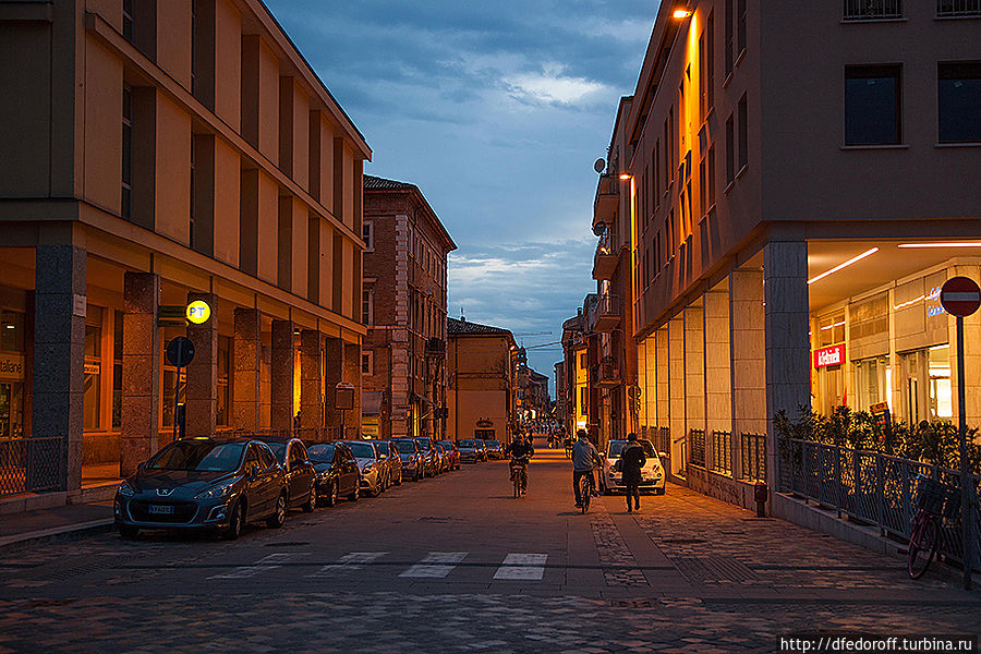 Прогулка по Римини, Италия Римини, Италия