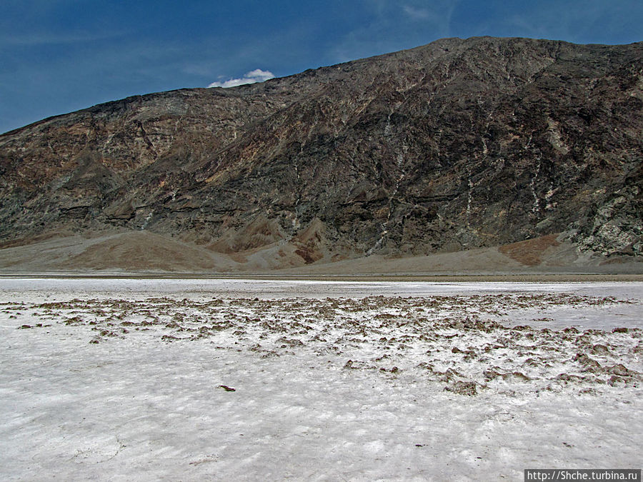 Долина Смерти. Badwater basin - пешком на глубине 86 метров