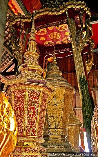 Королевский зал погребальных колесниц в Сиенгтхонге. Фото из интернета