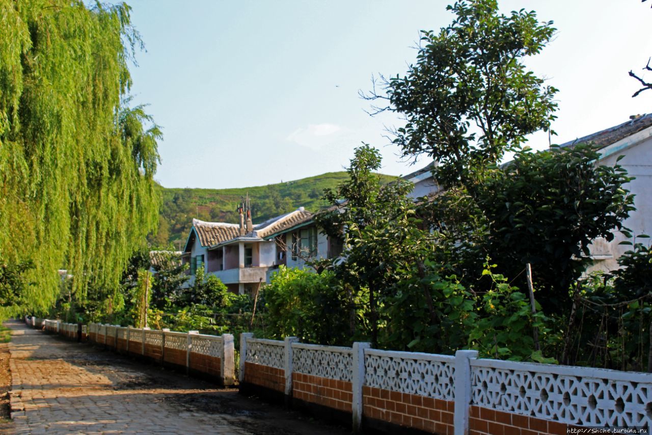 Чонсам  - образцово-показательная деревня в КНДР
