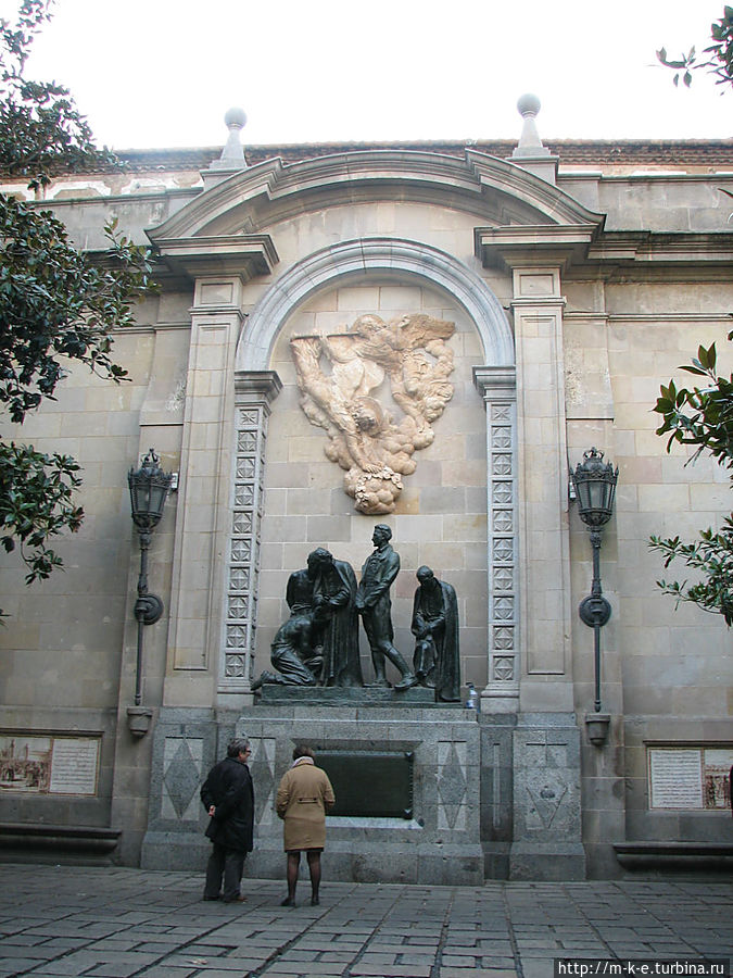 площадь Carrer del Bisbe Барселона, Испания