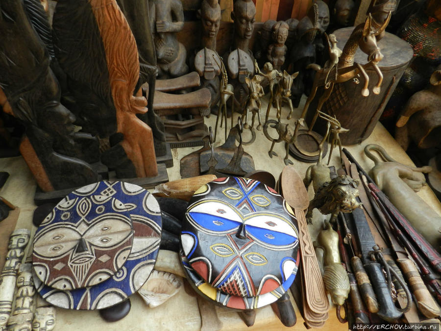 Камерунские сувениры Яунде, Камерун