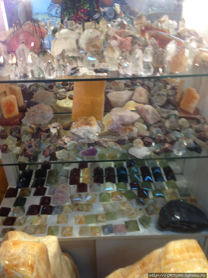 Магазин изделий из камня. Пуэрто-Игуасу, Аргентина