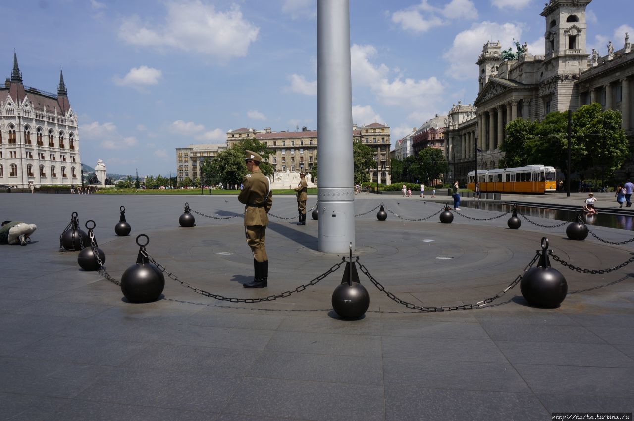 Парламент и его достойное окружение Будапешт, Венгрия