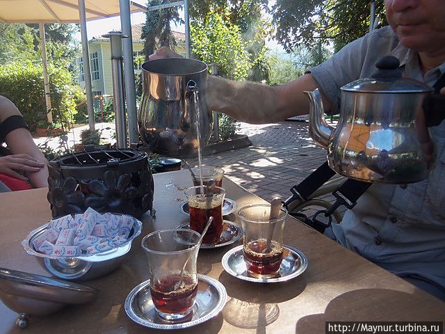 Чай в Турции очень вкусный. Можно пить , пить и пить ... Ризе, Турция