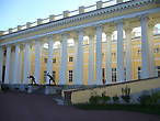 Александровский дворец теперь полностью принадлежит ГМЗ Царское Село, — к 2012 году из него выгнали все сторонние организации.