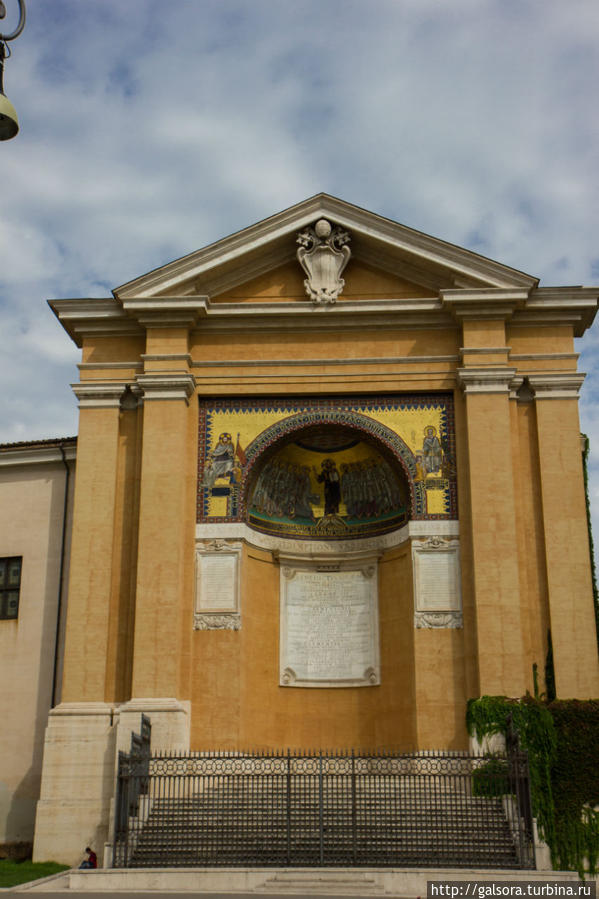 Собор Святого Иоанна Крестителя на Латеранском холме Рим, Италия