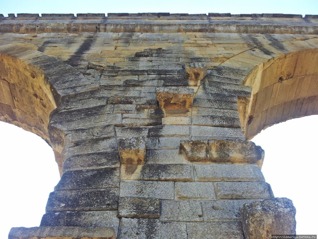 Древнеримский акведук Пон-дю-Гар Вер-Понт дю Гар, Франция