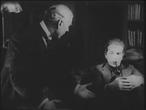 Элли Норвуд в качестве Шерлок Холмс изображен с Хьюбертом Уиллисом , как доктором Ватсоном (из Интернета)