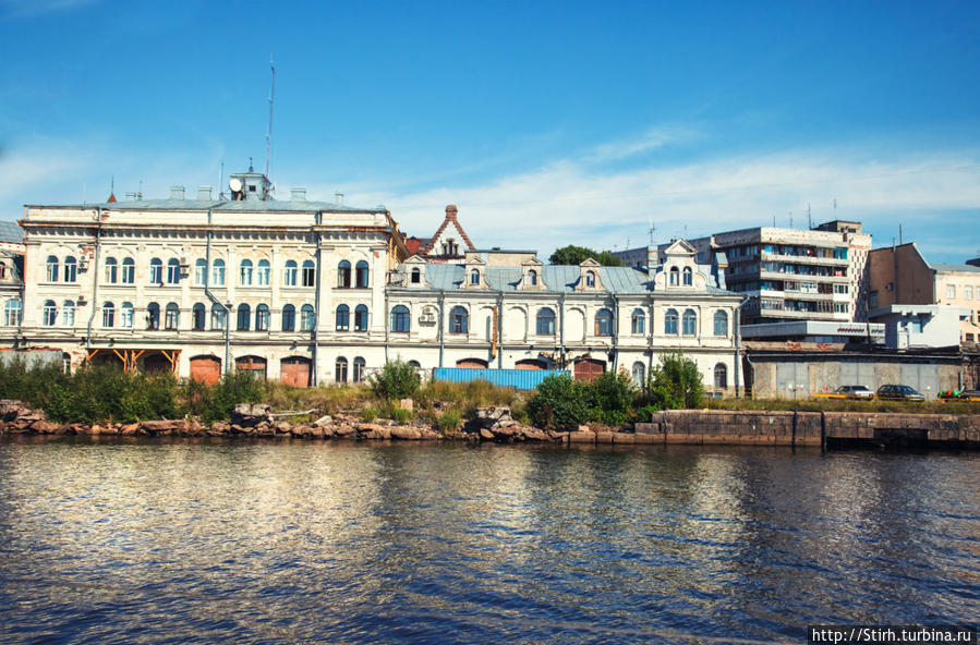 Вид с воды на город Выборг, Россия
