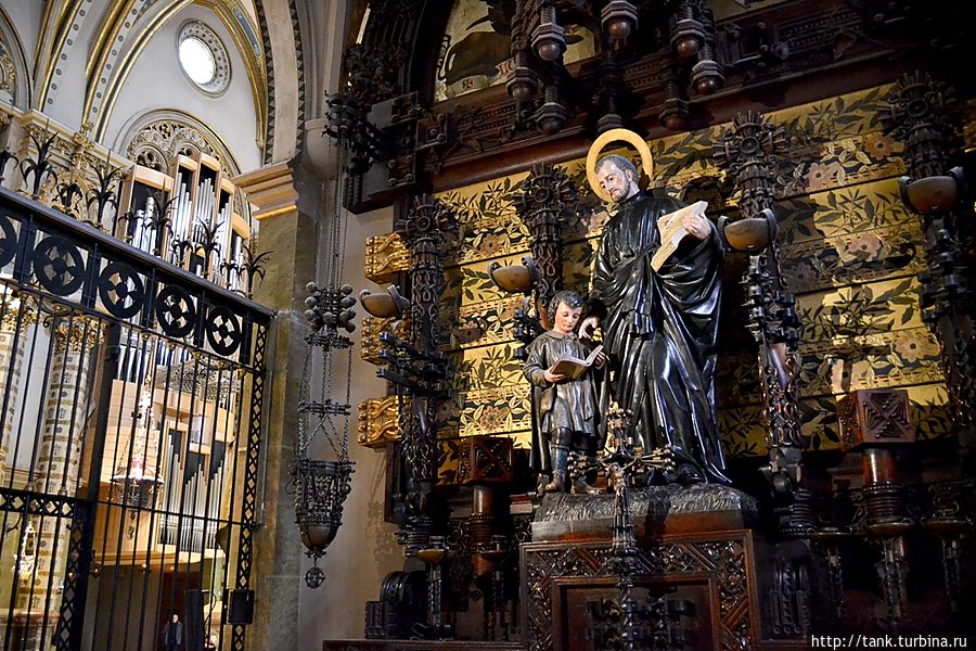 На поклон к Деве Марии Монастырь Монтсеррат, Испания