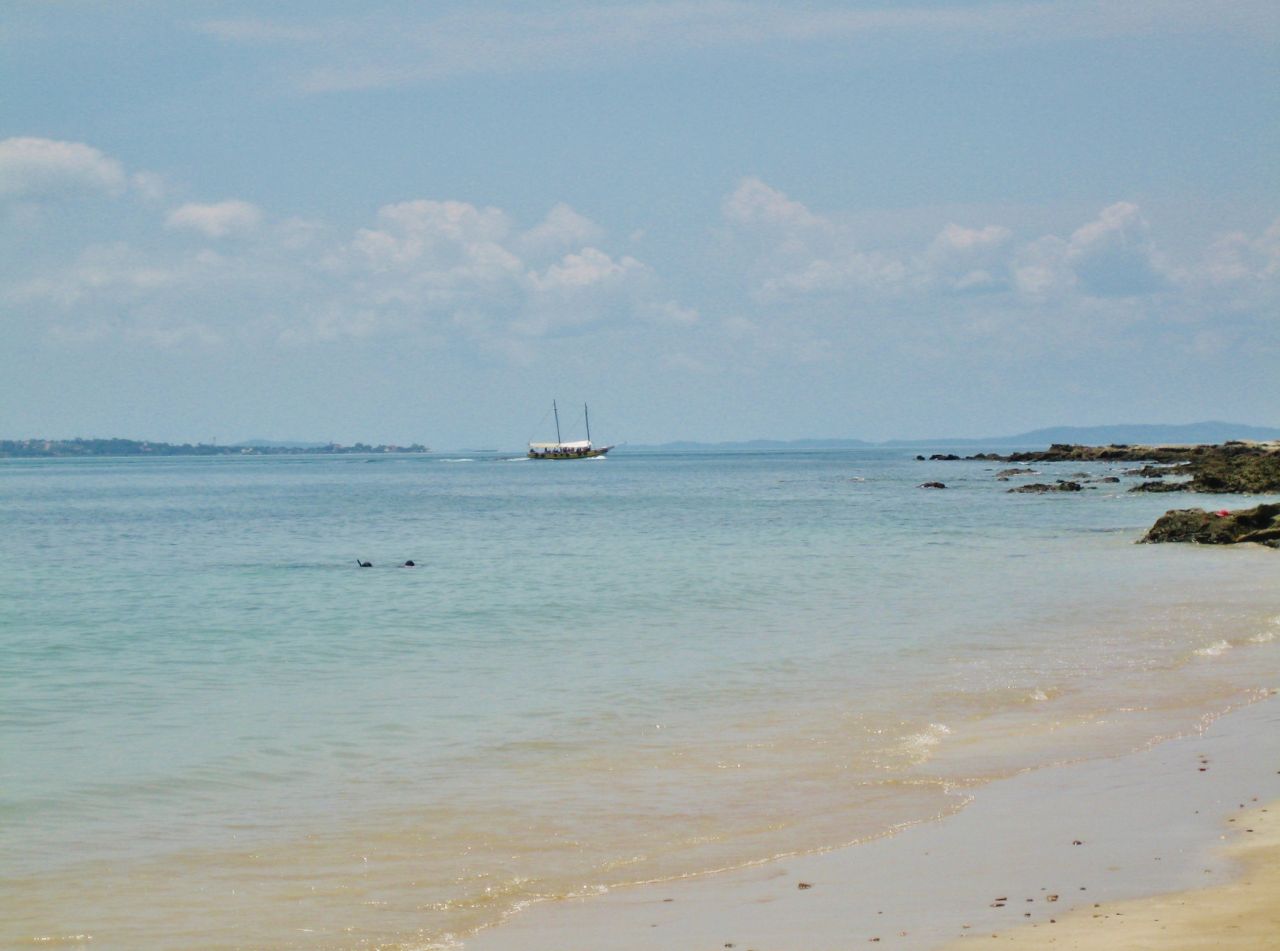 Пляж Св. Богоматери Гвадалупе Остров Фрадес, Бразилия