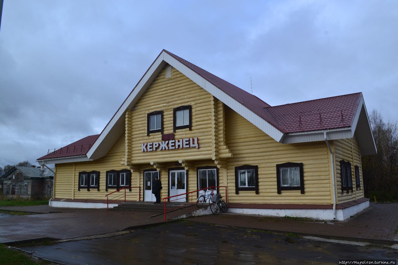 вокзал вполне примечатель