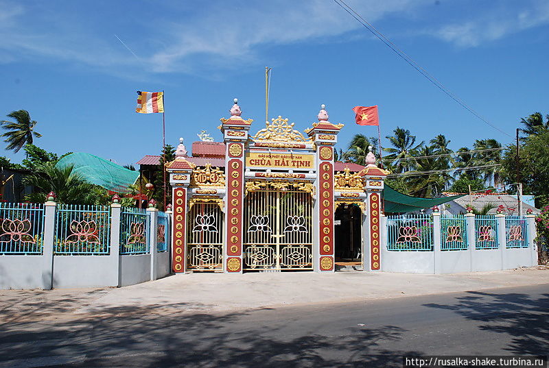 Храм со множеством богов Муй-Не, Вьетнам